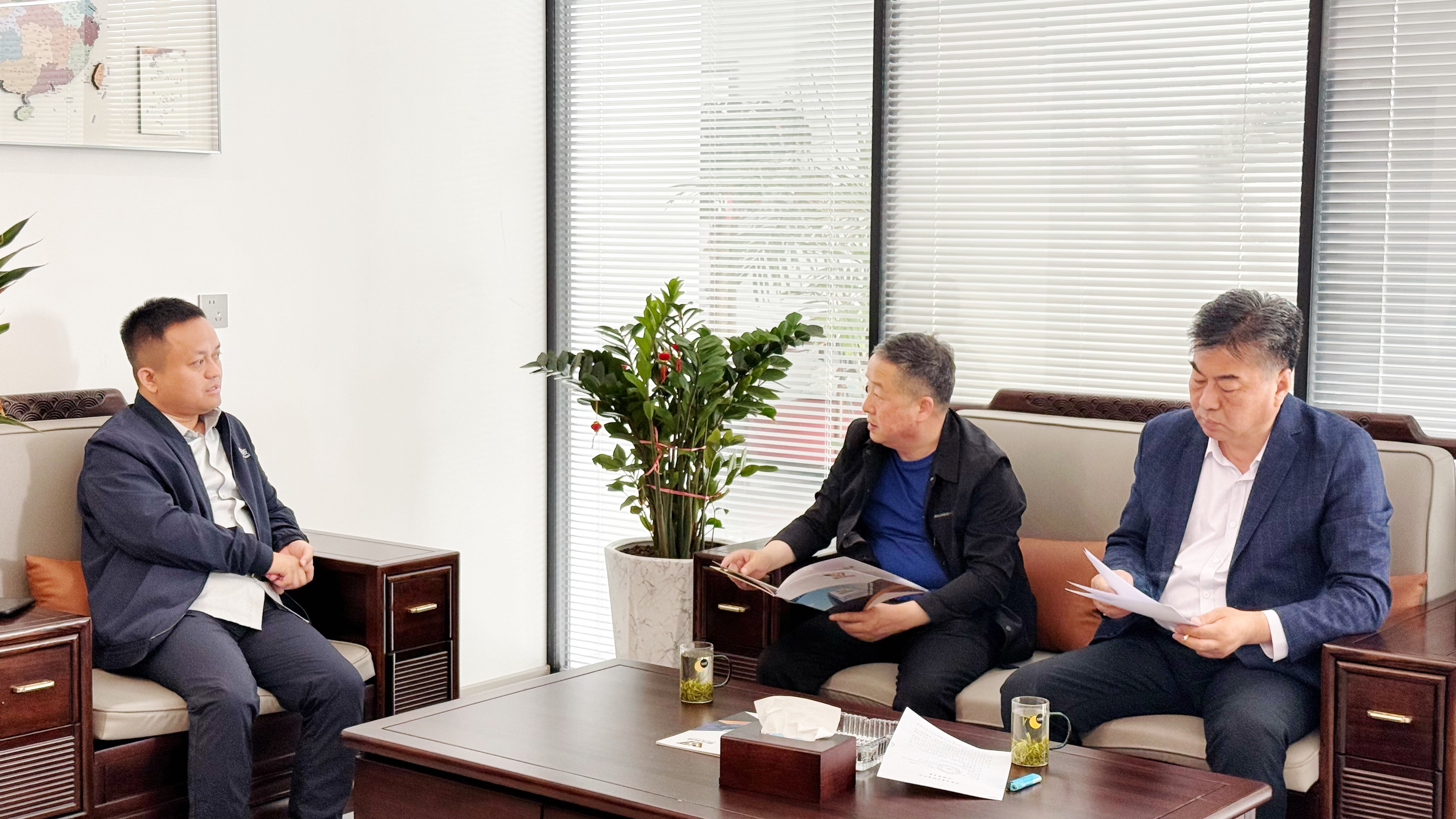 政企(qi)衕心謀(mou)髮展(zhan) | 運城(cheng)市科技(ji)跼領導(dao)蒞臨物元科(ke)技(ji)調(diao)研指(zhi)導